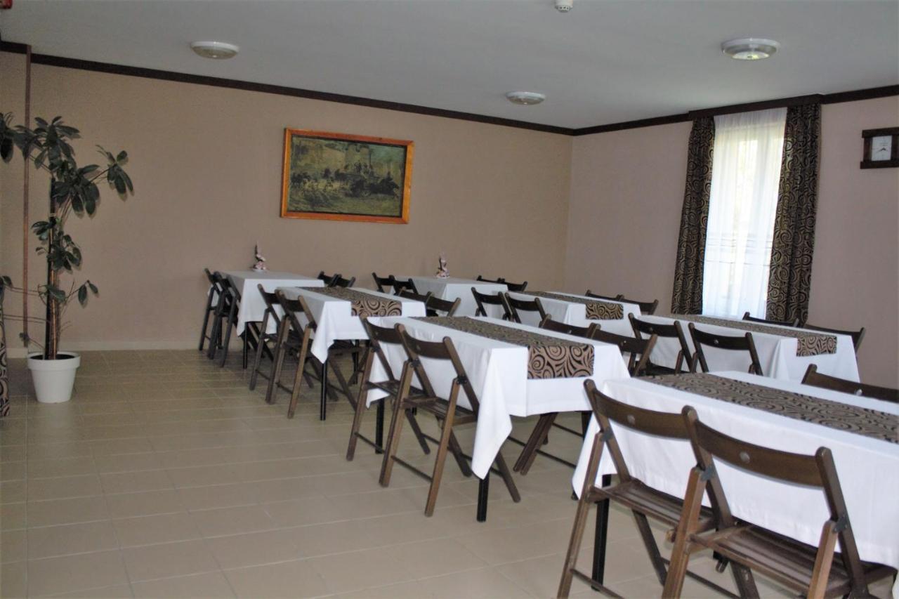 Rembrandt Vendeghaz Hotel Kisbér Exterior foto