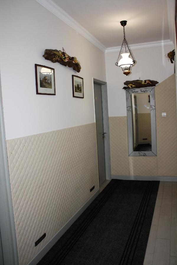 Rembrandt Vendeghaz Hotel Kisbér Exterior foto
