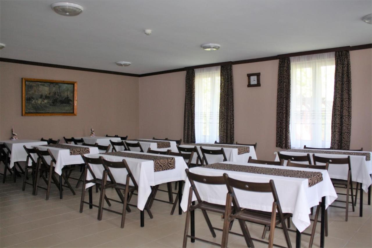Rembrandt Vendeghaz Hotel Kisbér Exterior foto